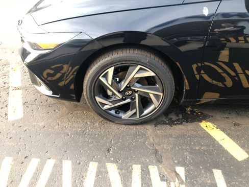 New 2026 Hyundai Elantra Limited image 3