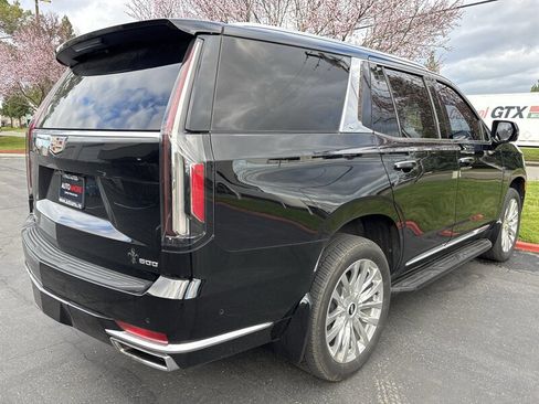 Used 2021 Cadillac Escalade Premium Luxury w/ LPO, Illumination Package image 13