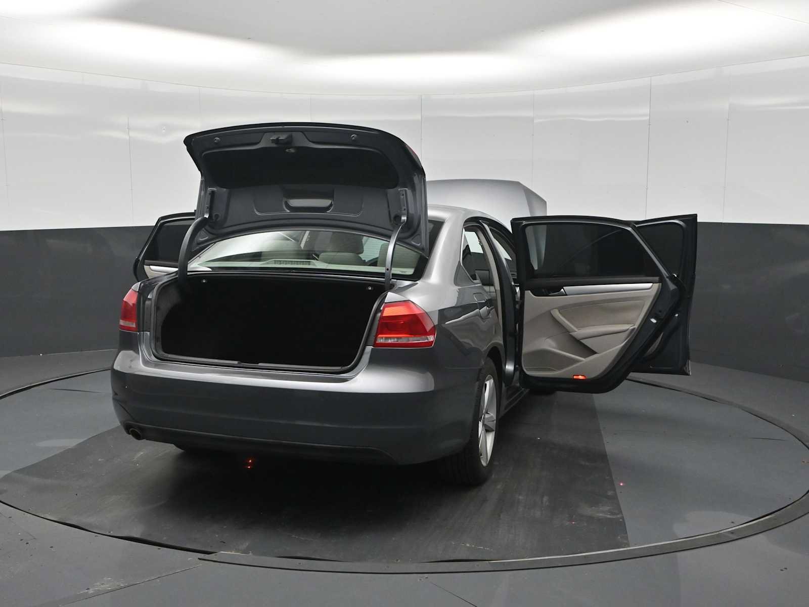 Used 2012 Volkswagen Passat TDI SE FWD image 36