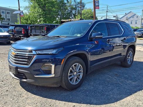 Used 2023 Chevrolet Traverse LT AWD/4WD image 3