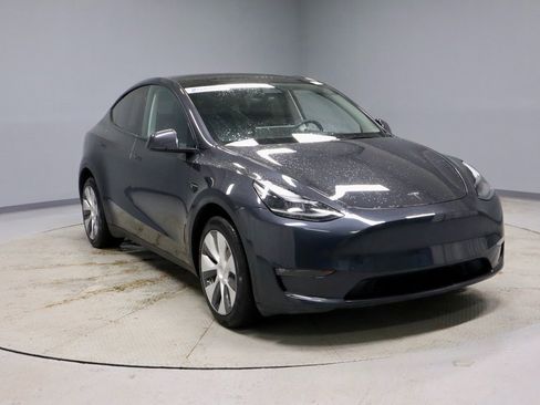 Used 2024 Tesla Model Y Long Range image 1