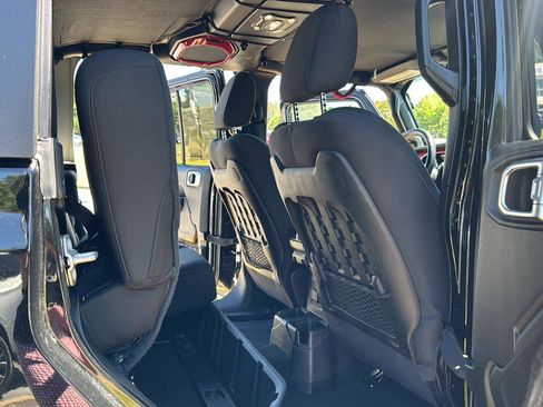 Used 2020 Jeep Gladiator Rubicon w/ Trailer Tow Package AWD/4WD image 25