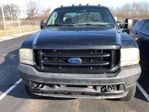 Used 2003 Ford F250 XLT image 2