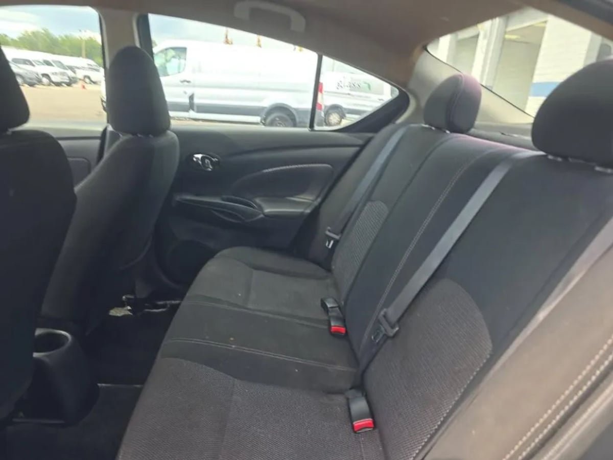 Used 2017 Nissan Versa SV w/ SV Special Edition Package FWD image 10
