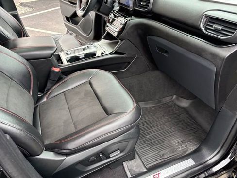 Used 2023 Ford Explorer ST-Line w/ Class IV Trailer Tow Package image 40