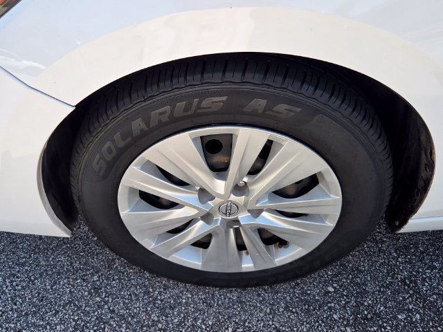 Used 2024 Nissan Sentra S FWD image 3