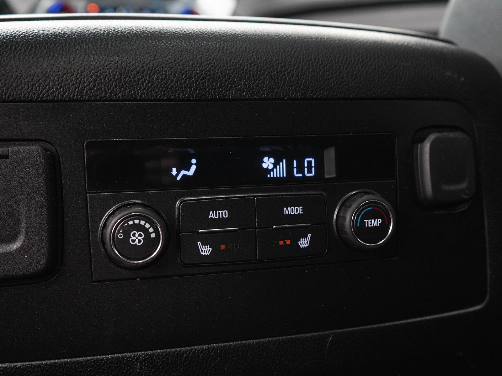 Used 2019 GMC Yukon XL SLT AWD/4WD image 17