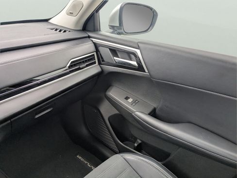 Used 2025 Mitsubishi Outlander SE FWD image 16