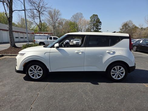Used 2021 Kia Soul LX image 8