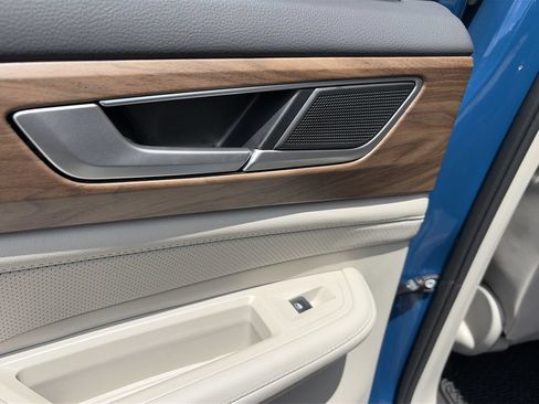 Certified 2026 Volkswagen Atlas SE w/ Panoramic Sunroof Package FWD image 19