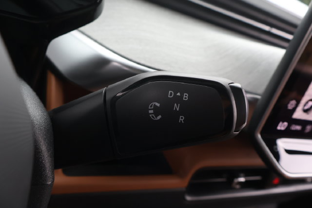 Certified 2025 Volkswagen ID. Buzz Pro S Plus AWD/4WD image 29