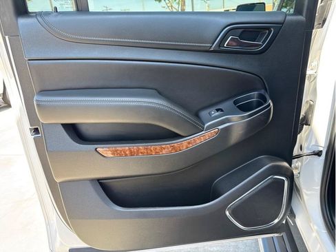 Used 2019 Chevrolet Suburban Premier w/ Premier Plus Edition AWD/4WD image 18
