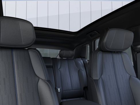 New 2026 Cadillac Lyriq Luxury RWD image 24