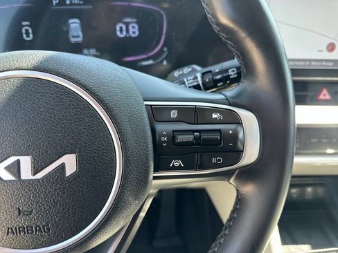 Used 2025 Kia Sportage EX FWD image 14