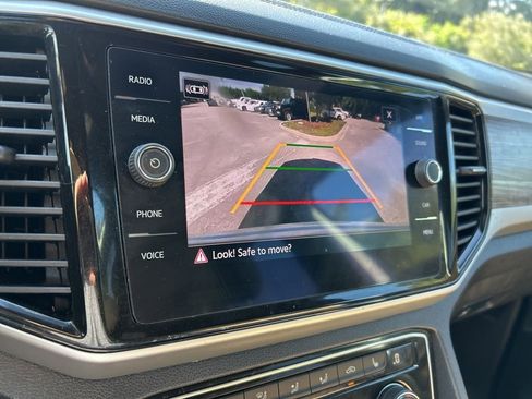 Certified 2022 Volkswagen Atlas Cross Sport SE image 27