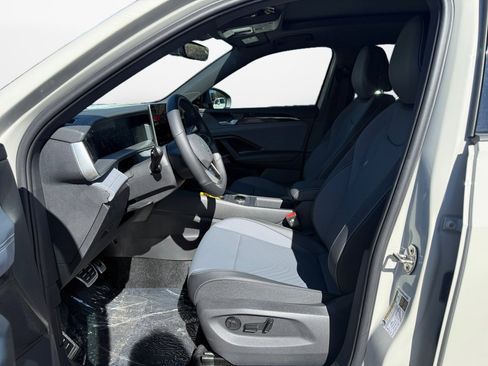 New 2026 Volkswagen Tiguan SE R-Line image 9