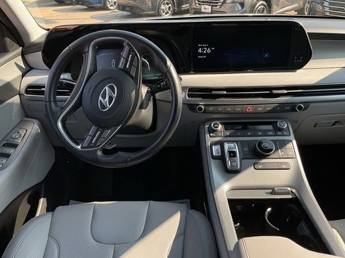 Used 2025 Hyundai Palisade SEL FWD image 18