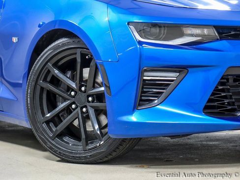 Used 2017 Chevrolet Camaro SS image 4