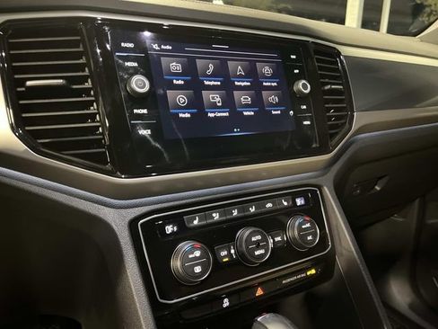 Certified 2023 Volkswagen Atlas Cross Sport SEL image 18
