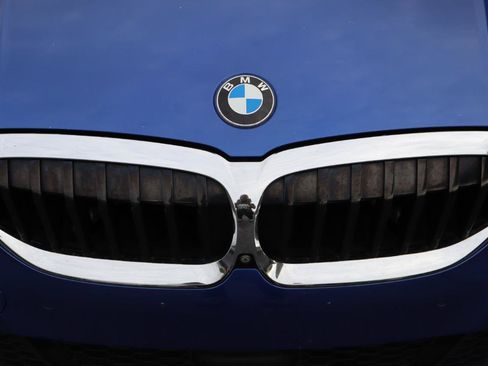 Used 2019 BMW 330i xDrive Sedan w/ M Sport Package AWD/4WD image 41