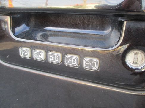 Used 2013 Ford F150 Lariat w/ Mid Equipment Group image 31