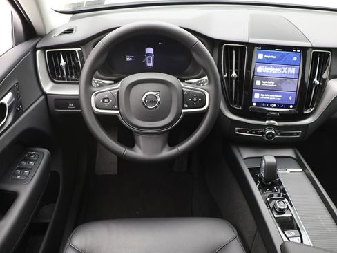 Used 2025 Volvo XC60 B5 Core image 14