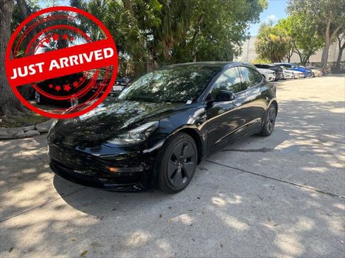 Used 2023 Tesla Model 3 Standard Range RWD image 1
