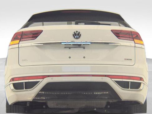 Used 2022 Volkswagen Atlas Cross Sport SEL R-Line AWD/4WD image 5