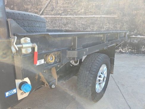 Used 2024 Chevrolet Silverado 2500 LT w/ Convenience Package image 9