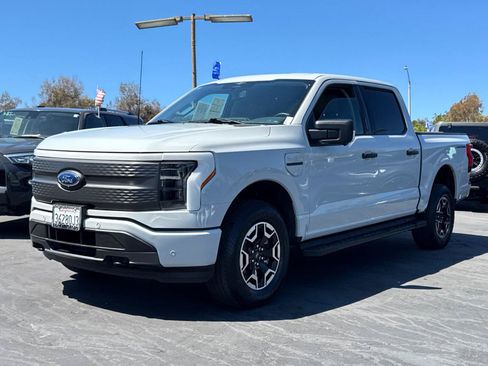 Used 2023 Ford F150 Lightning XLT AWD/4WD image 4