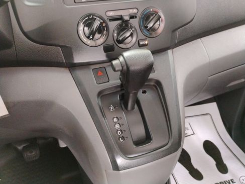 Used 2017 Nissan NV200 S image 23