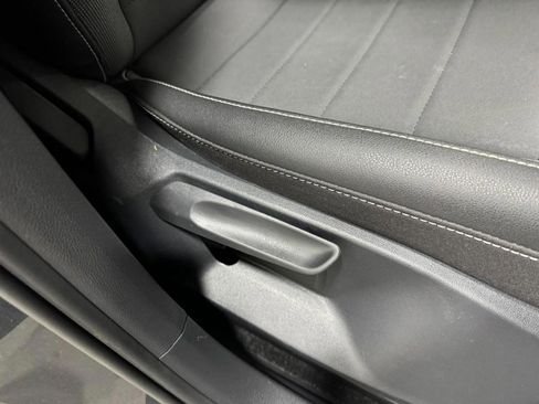 Used 2024 Volkswagen Taos SE image 20