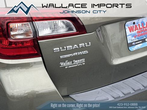 Used 2018 Subaru Outback 2.5i Touring image 12