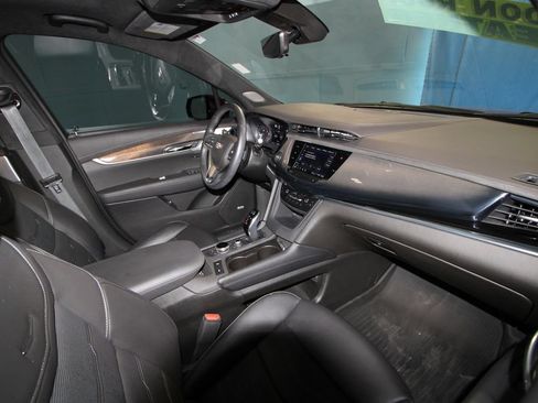 Used 2023 Cadillac XT6 Premium Luxury w/ Platinum Package FWD image 21