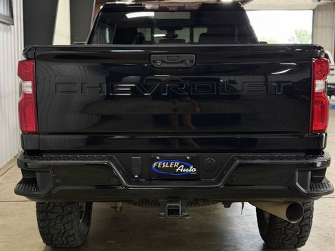 Used 2021 Chevrolet Silverado 2500 LTZ w/ Z71 Chrome Sport Edition AWD/4WD image 2