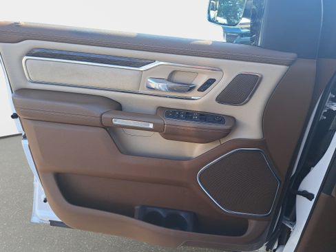 Used 2019 RAM 1500 Laramie AWD/4WD image 24