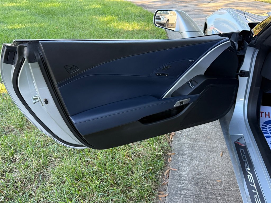 Used 2017 Chevrolet Corvette Stingray Coupe RWD image 47