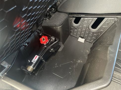 Used 2024 Chevrolet Silverado 1500 ZR2 w/ Technology Package image 56