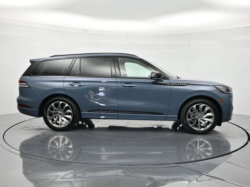 New 2026 Lincoln Aviator 2WD w/ Jet Appearance Package image 4