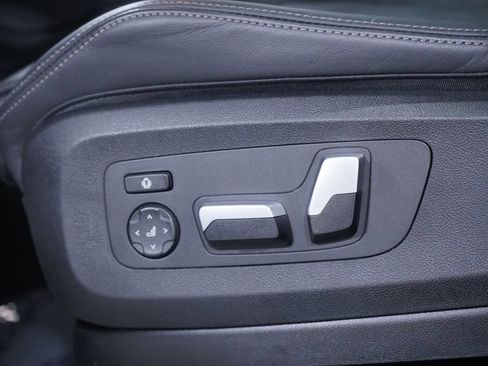 Used 2026 BMW X5 sDrive40i w/ M Sport Package RWD image 8