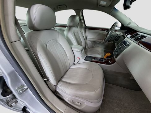 Used 2010 Buick Lucerne CXL FWD image 25