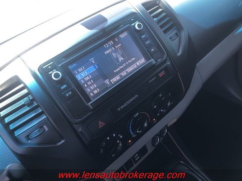 Used 2015 Toyota Tacoma PreRunner w/ Convenience Package RWD image 14
