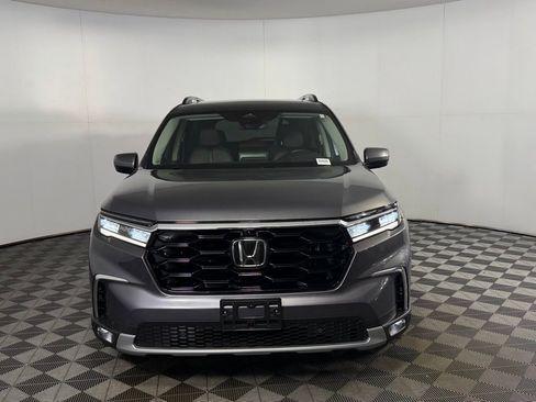 Used 2023 Honda Pilot Elite image 11