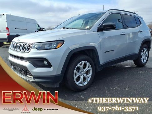 Certified 2024 Jeep Compass Latitude image 3