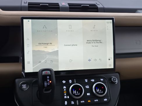 New 2026 Land Rover Defender 110 X-Dynamic SE image 19