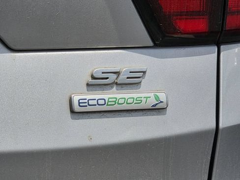 Used 2019 Ford Escape SE FWD image 10