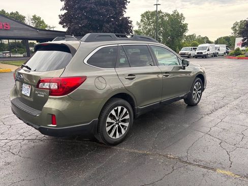 Used 2017 Subaru Outback 2.5i Limited AWD/4WD image 5
