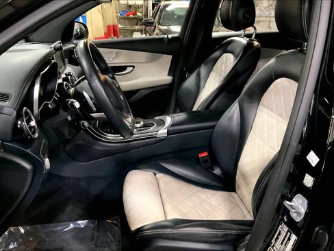 Used 2019 Mercedes-Benz GLC 300 4MATIC Coupe image 7