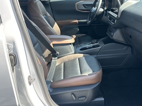 Used 2025 Ford Bronco Sport Outer Banks AWD/4WD image 10