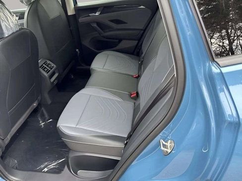 New 2026 Volkswagen Tiguan SE image 9